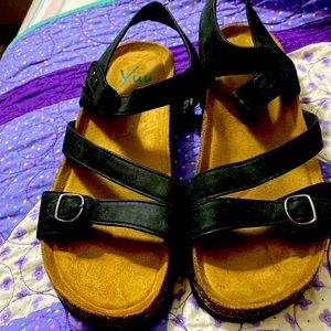 EUC YUU Sandals
